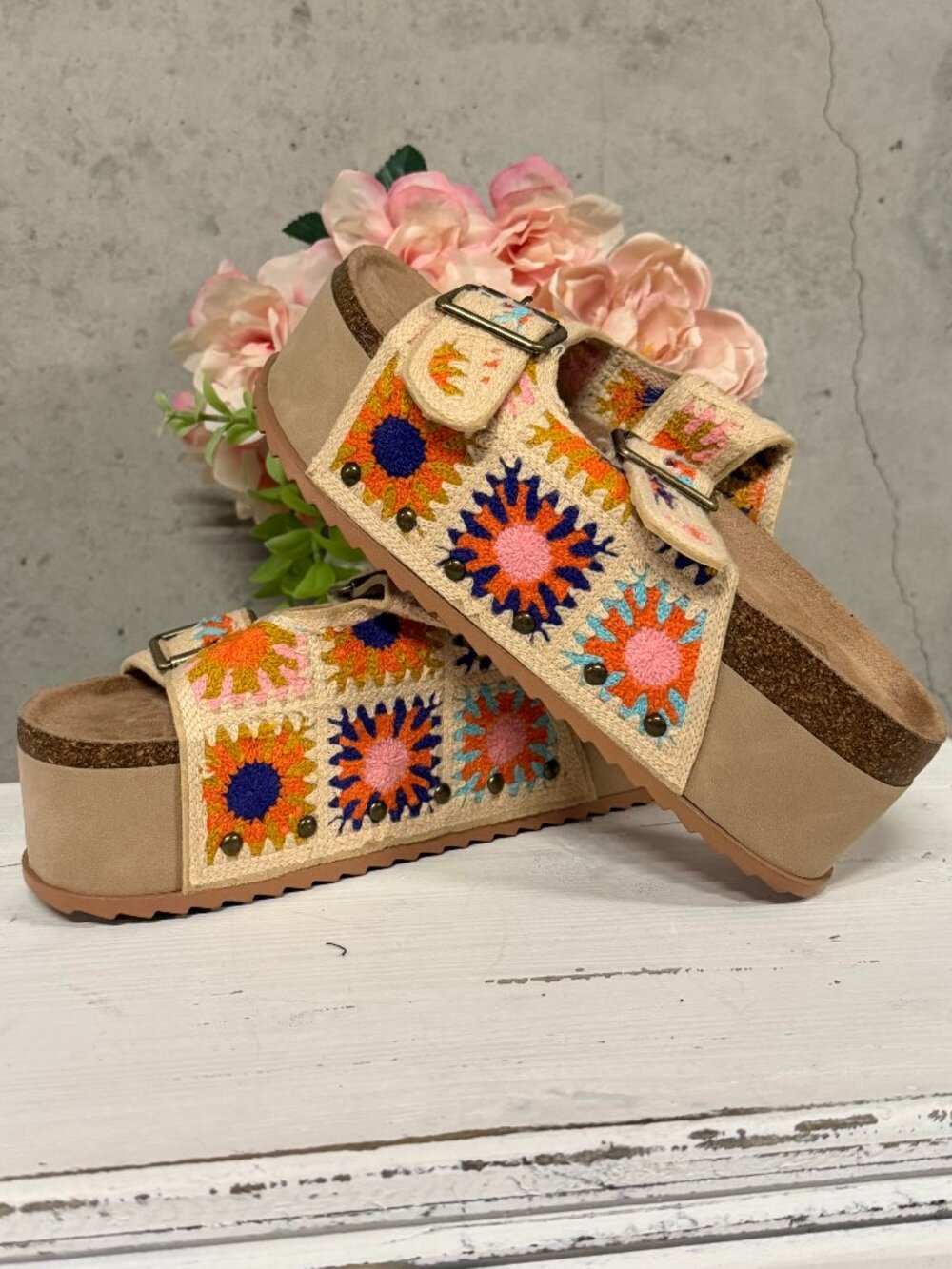 NWOT Boho Floral Crochet Embroidery Platform Sandals (Khaki) - Size 8